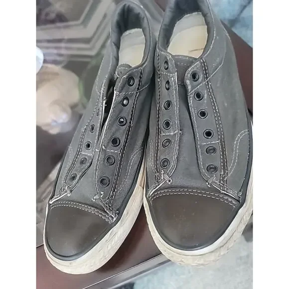 Converse X John Varvatos Low Top Sz 6 Women 8 Gray Slip on Leather Cap All Star